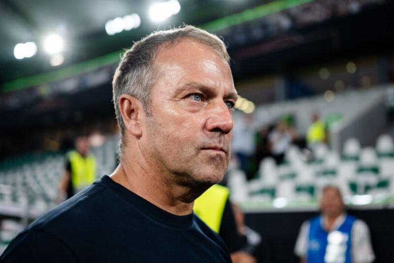 Флик требует агрессии: тренер Барселоны нашел способ забыть позор от Атлетико