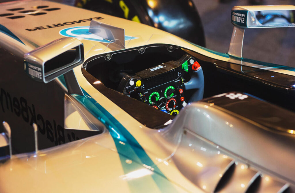 Сколько стоит купить команду Формулы-1: цена, актив, начинка