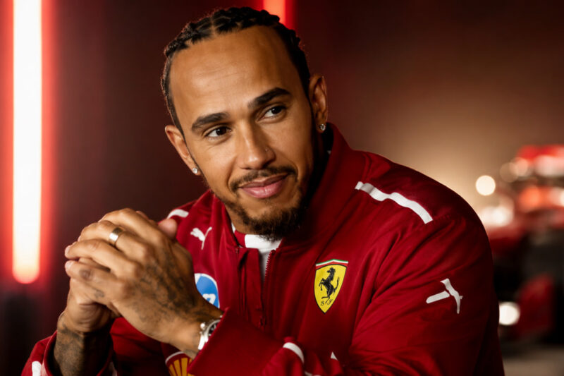 Хэмилтон наконец нашёл себя в Ferrari, а Антонелли уступит место: что происходит в F1 перед Гран-при Испании 2026